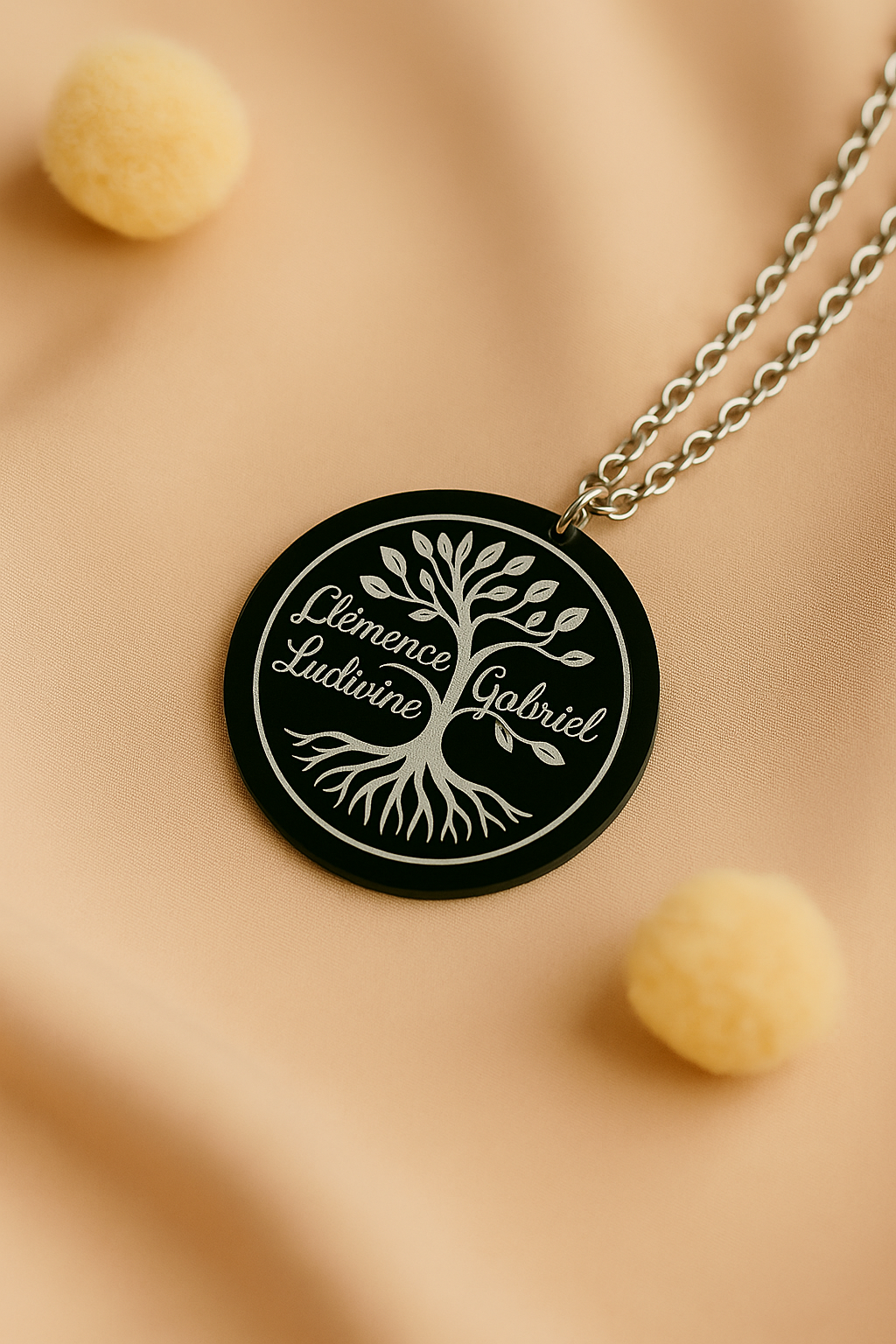 Collier Arbre de Lien – Médaillon personnalisé en acrylique noir