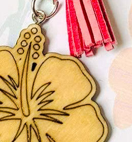 Porte-clé Fleur d’Hibiscus en Bois – Gravure personnalisée