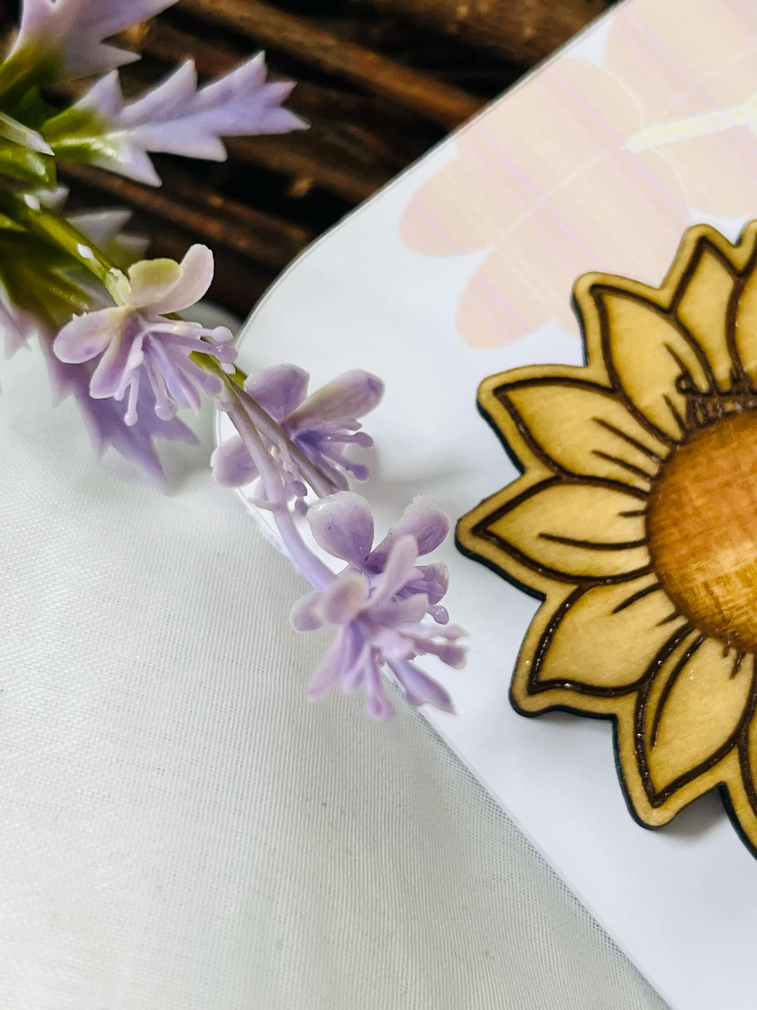 Porte-clé Tournesol en Bois – Gravure artisanale