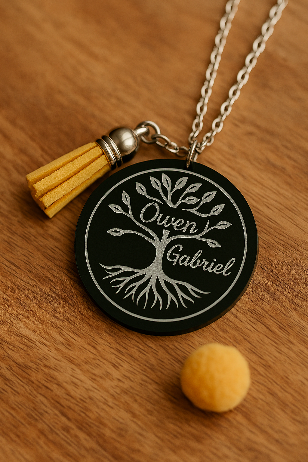 Collier Arbre de Lien – Médaillon personnalisé en acrylique noir